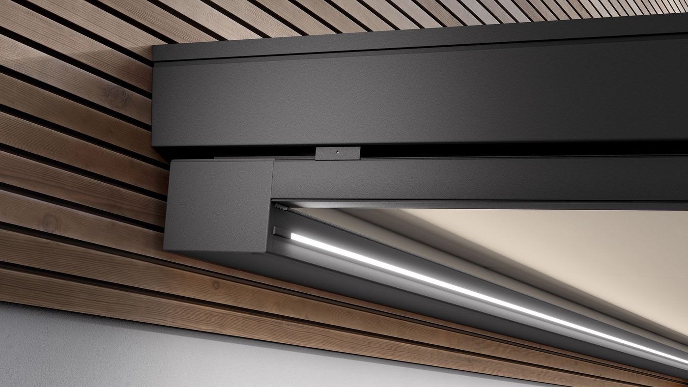 Detaljeret billede af kassetten i Markilux 679 indvendig markise med integreret LED-line