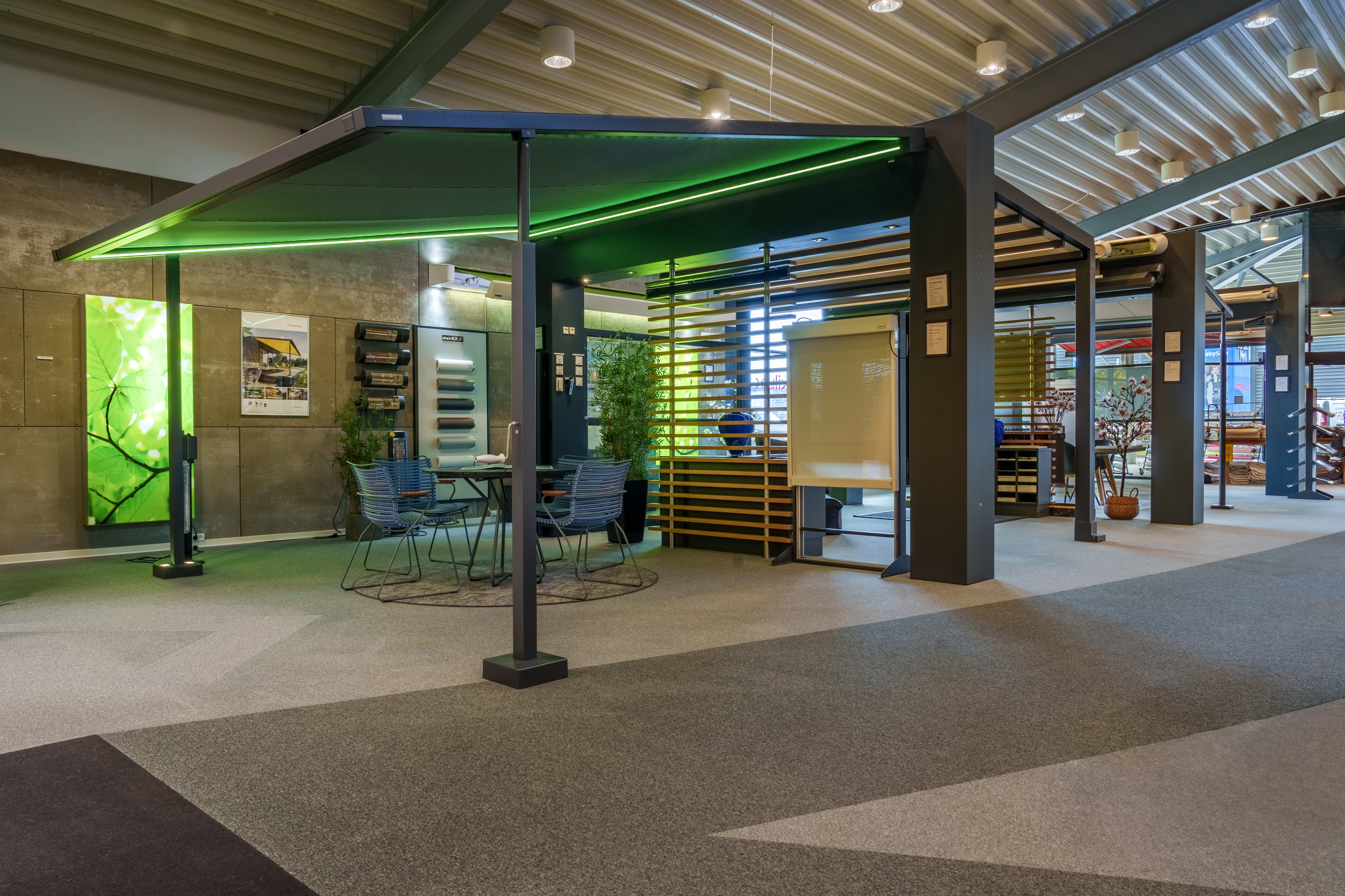 Oplyst pergolaudstilling i Markisecenterets showroom