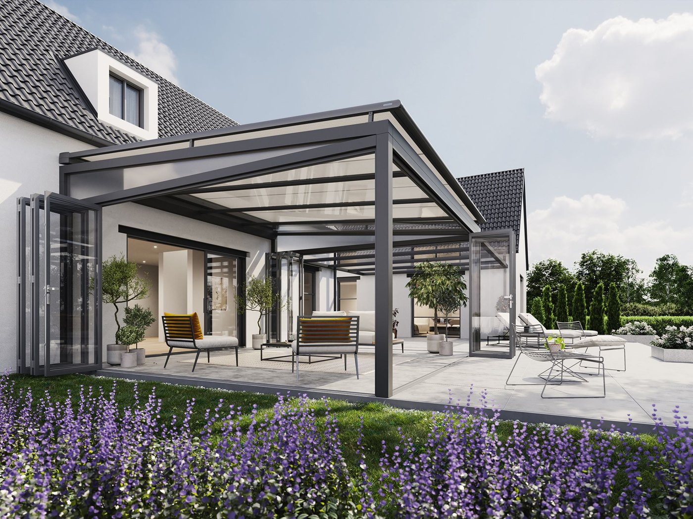 Markilux 7800 tagmarkise med lys dug monteret over en udestue